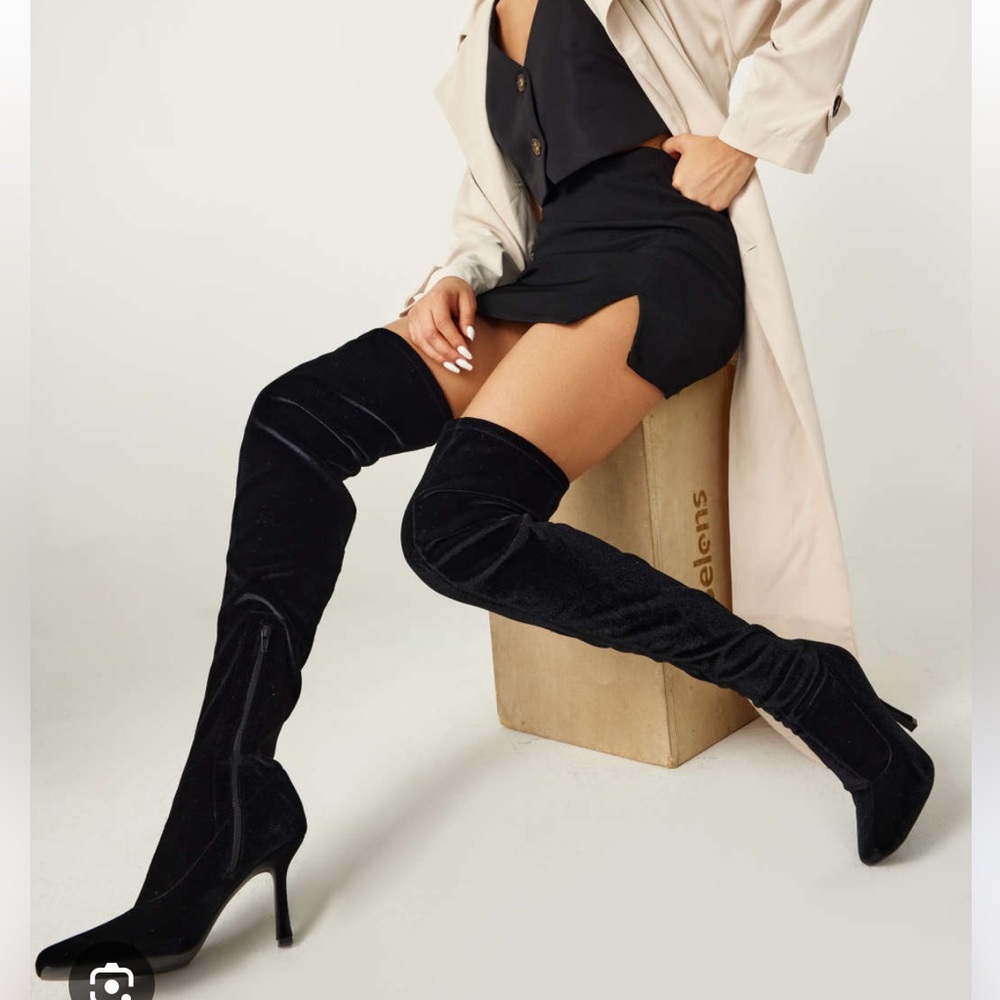 Elegant Black Over-the-Knee Boots